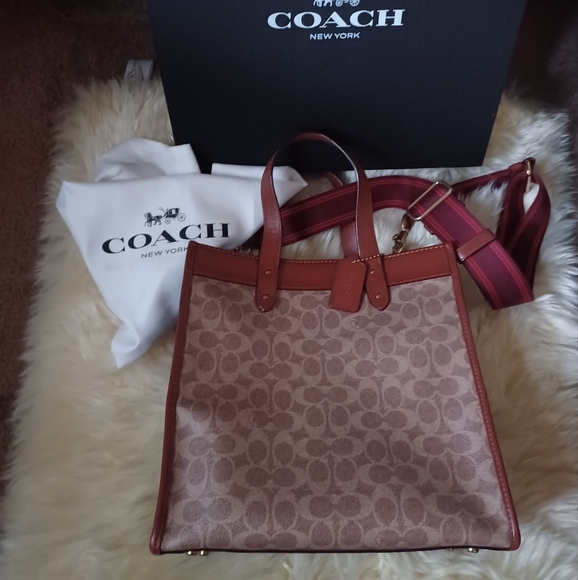 EUC, Coach Field Tote - Picture 4 of 13